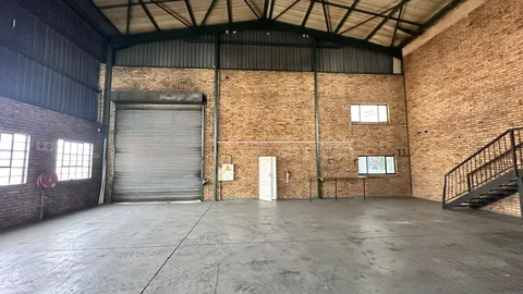 171B Galjoen Rd, Wadeville has a 450m² Industrial Unit Available To Let (8)